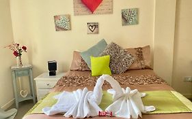 Lovely Double Room With Private Bathroom And Double Room With Shared Toilet & Parking Free