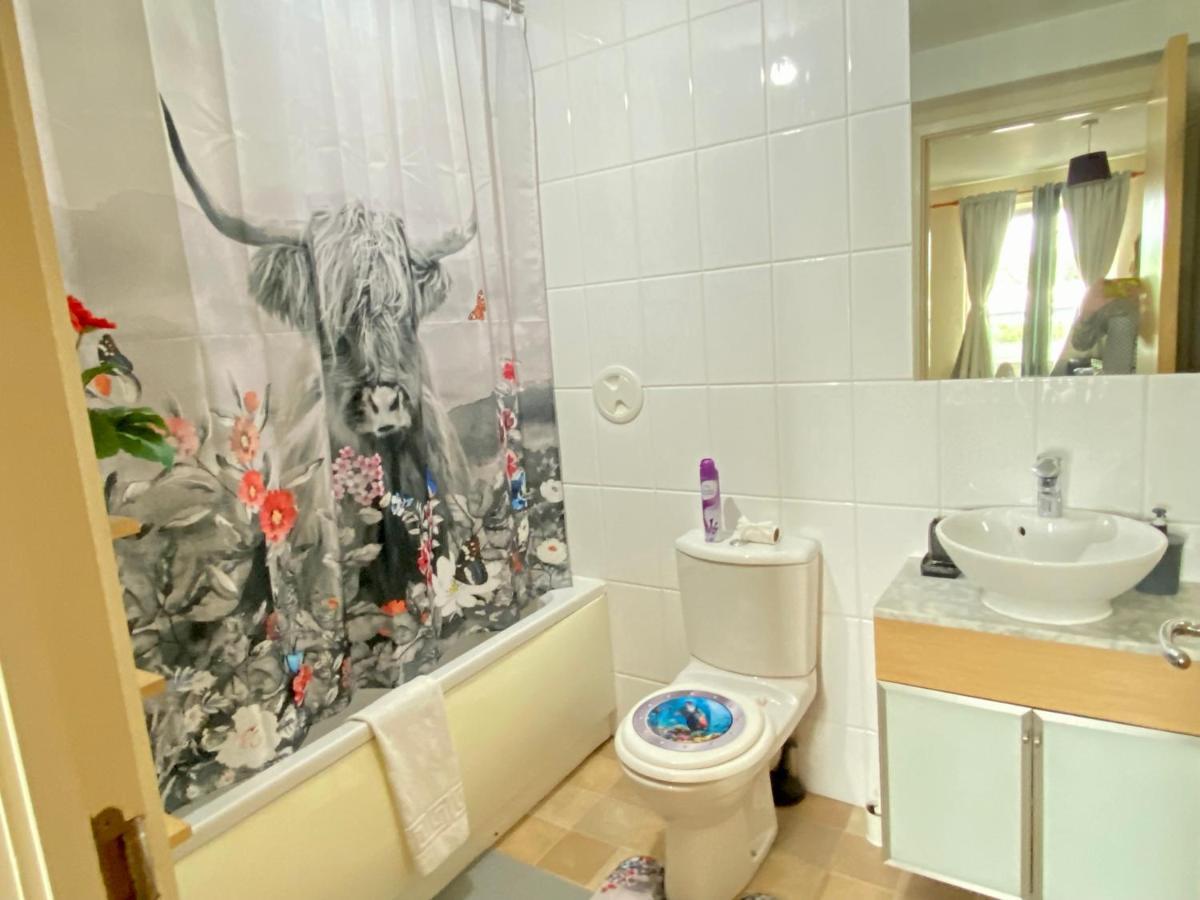 Lovely Double Room With Private Bathroom And Double Room With Shared Toilet & Parking Free EDI Exterior foto