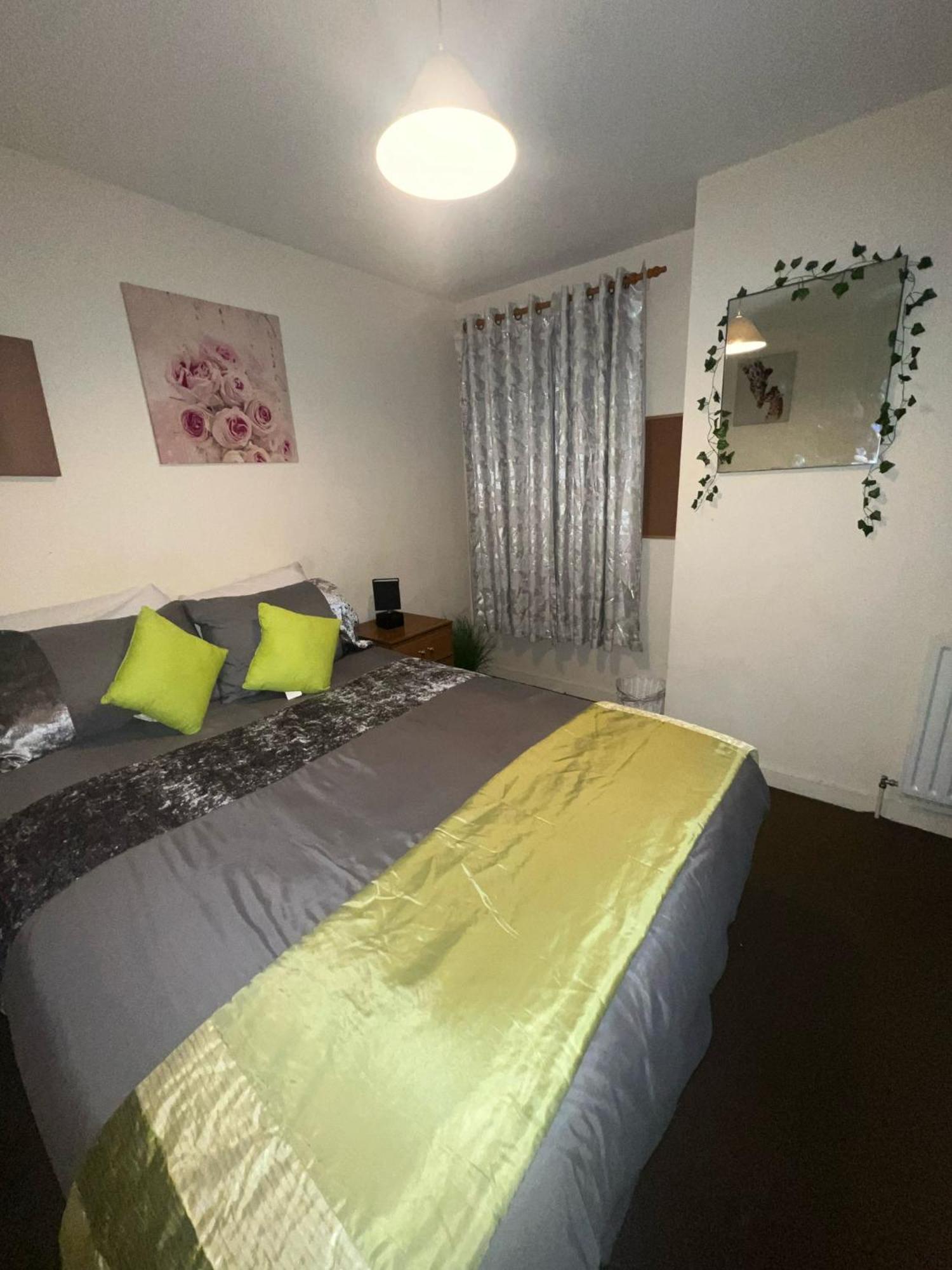 Lovely Double Room With Private Bathroom And Double Room With Shared Toilet & Parking Free EDI Exterior foto