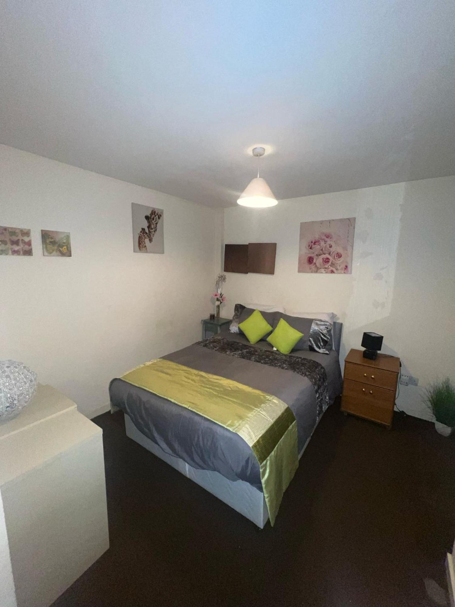 Lovely Double Room With Private Bathroom And Double Room With Shared Toilet & Parking Free EDI Exterior foto