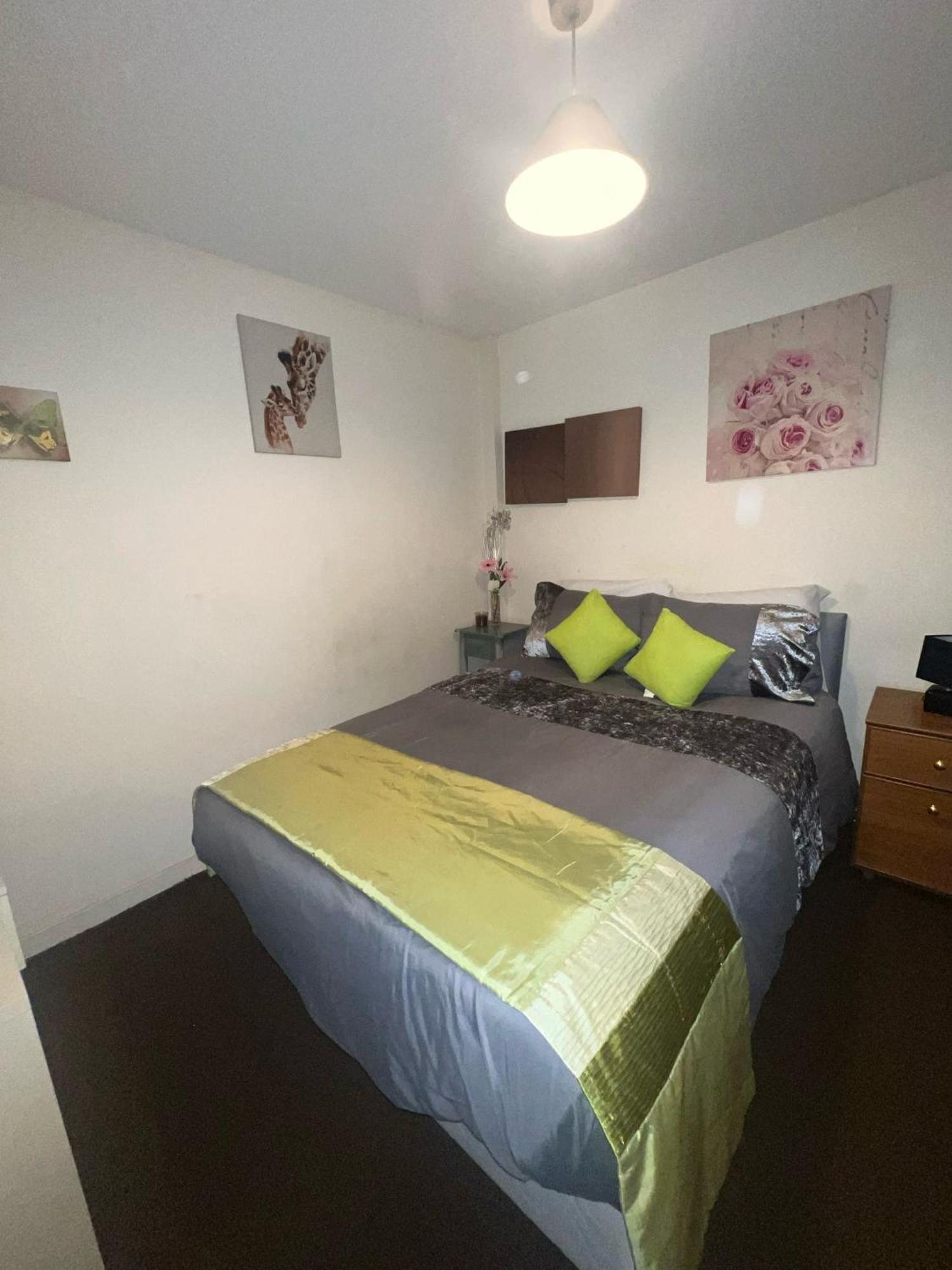 Lovely Double Room With Private Bathroom And Double Room With Shared Toilet & Parking Free EDI Exterior foto